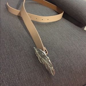Anthropologie feather clasp belt